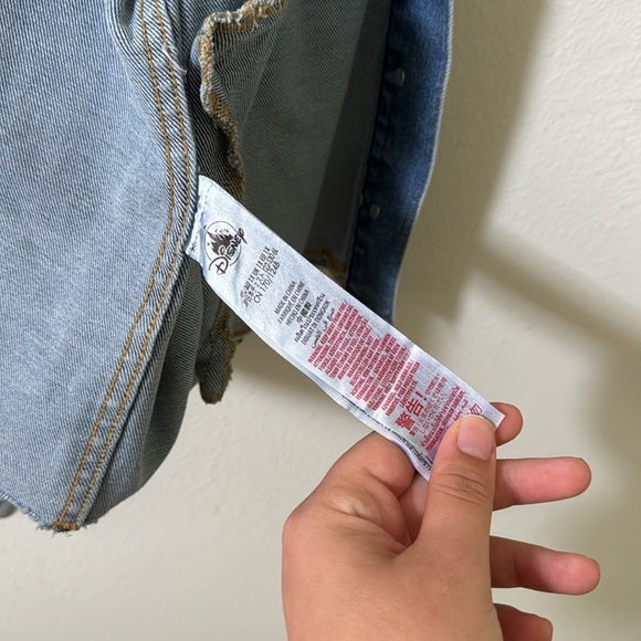 Rapunzel Denim Jacket Tangled Disney Parks Size 1X - missing rainbow pin! New! - Picture 15 of 15